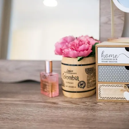 Julia Central Lägenhet