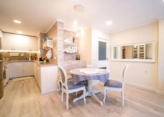 Julia Central * Varna