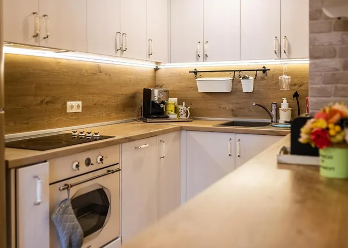 Julia Central * Varna