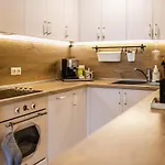 Julia Central * Varna