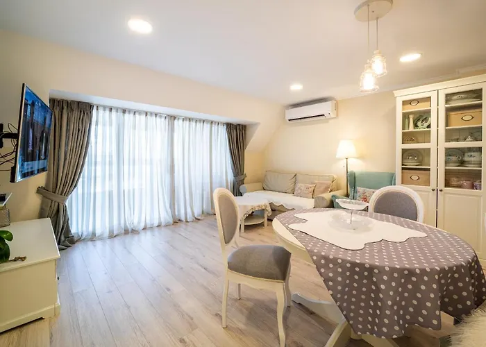 Julia Central Апартаменты