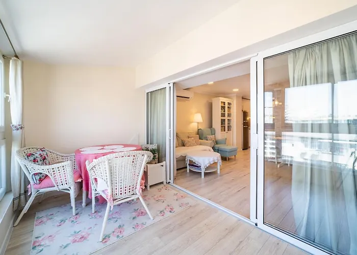 Julia Central * Варна