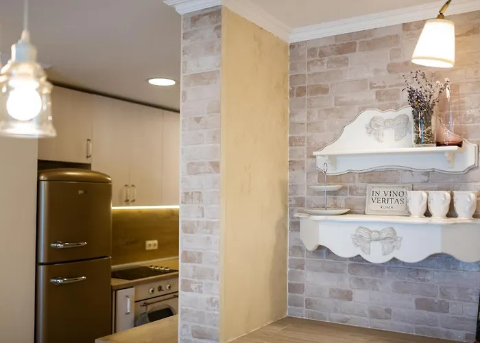 Julia Central * Варна