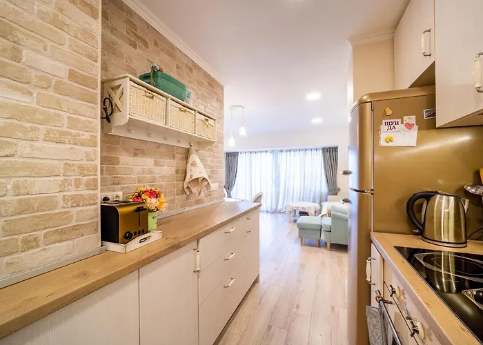 Julia Central Варна